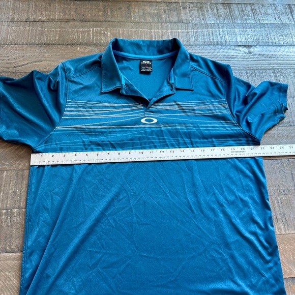 Oakley Men’s Golf Performance Blue Polo Shirt Size Large, Excellent Condition - Picture 3 of 7